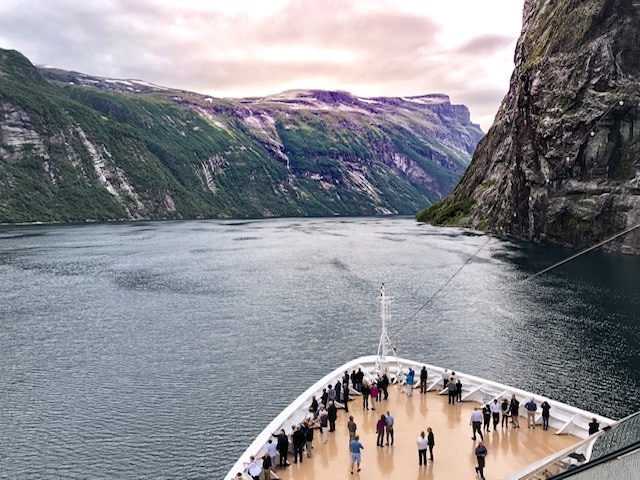 cruising geirangerfjord