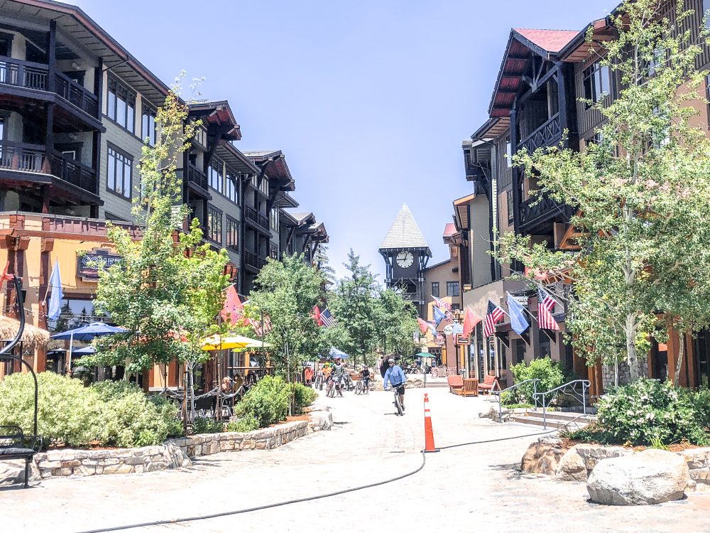 For your retail, culinary and nightlife needs, The Village at Mammoth is a one-stop destination. 